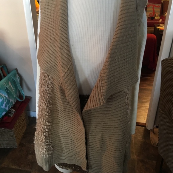 Kenzie Vest - Picture 5 of 8